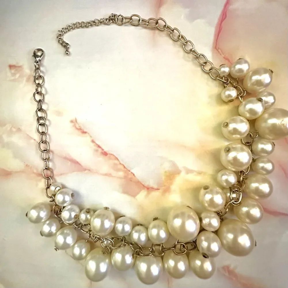 Faux pearl statement necklace